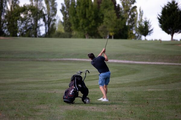 Tips for Staying Healthy While Golfing