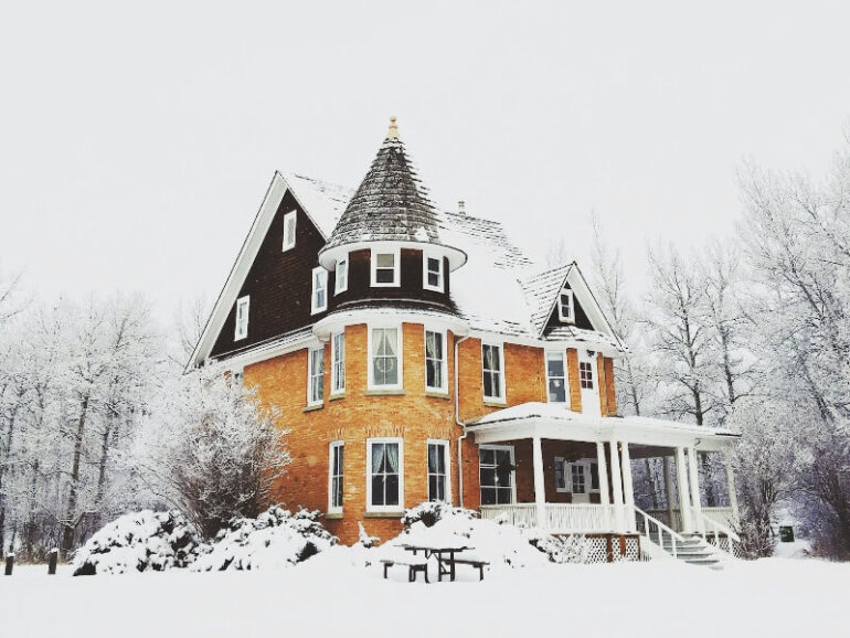 Maintain Your Health And Home This Winter With These 6 Simple Tips