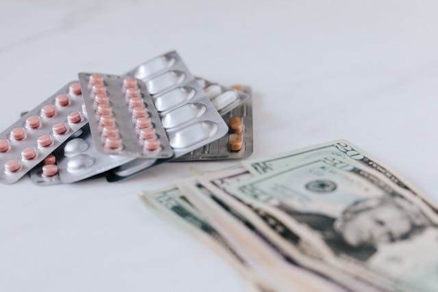 Smart Ways to Compare Medication Prices